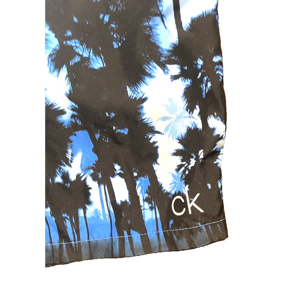 CALVIN KLEIN Blue shorts/bathing suit men's size XL - Picture 2 of 3